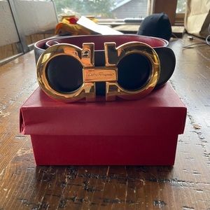 Farragamo buckle belt. Reversible